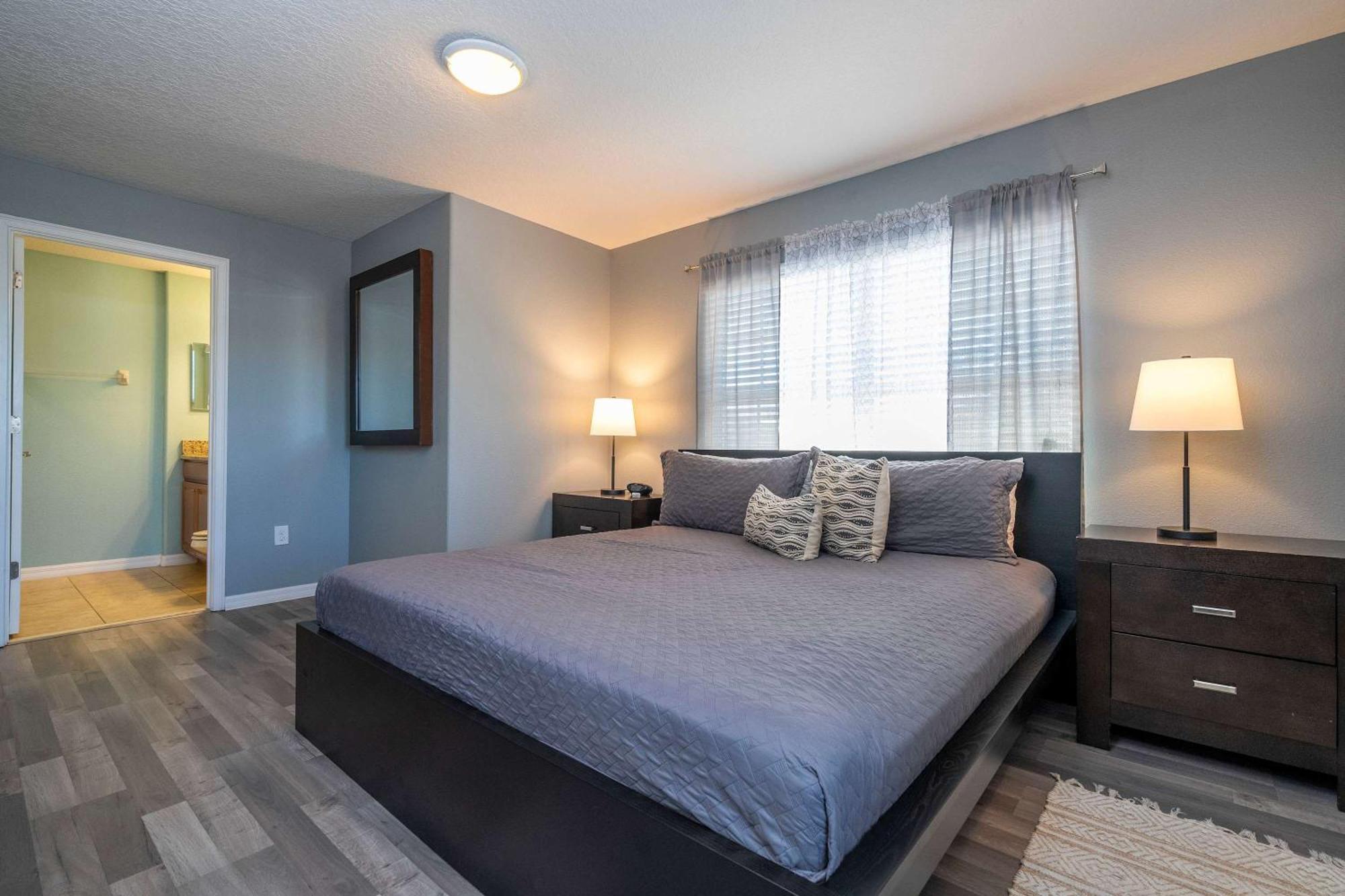 Stunning 5bd Close To At Storey 3199