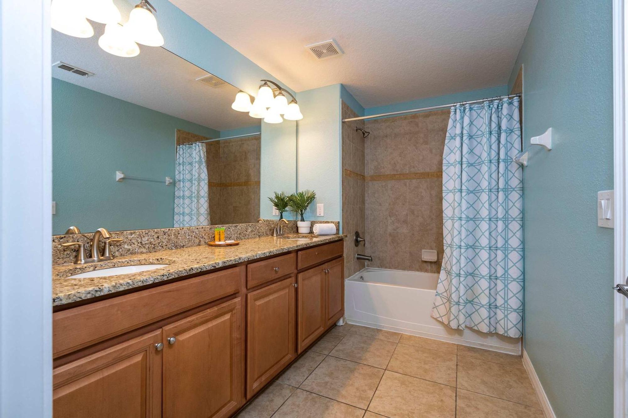 Stunning 5bd Close To At Storey 3199 *