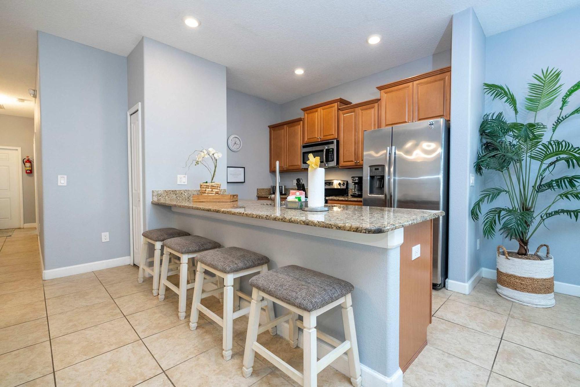 Stunning 5bd Close To At Storey 3199