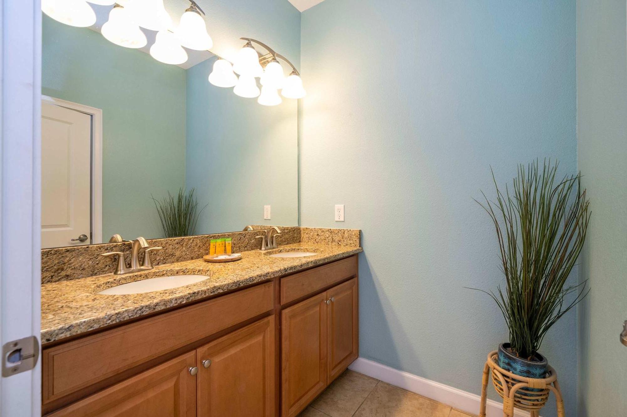 Stunning 5bd Close To At Storey 3199 * Kissimmee