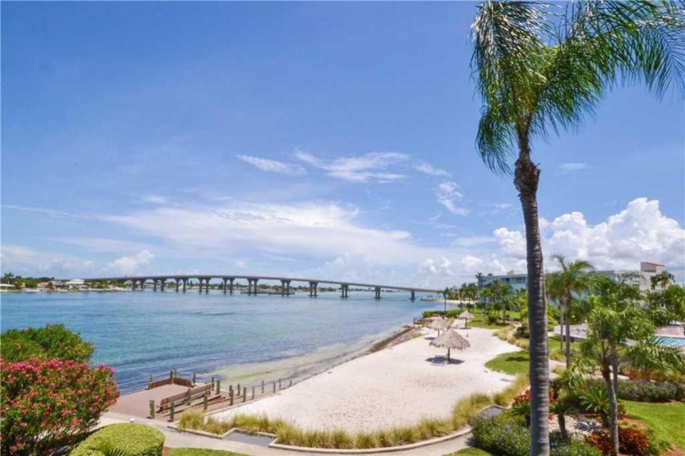 Bahia Vista Ground Floor 2 Bedroom 131 * Tierra Verde
