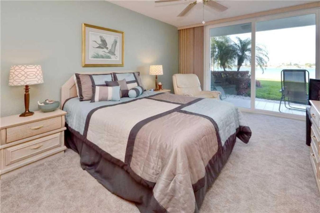 Bahia Vista Ground Floor 2 Bedroom 131 *