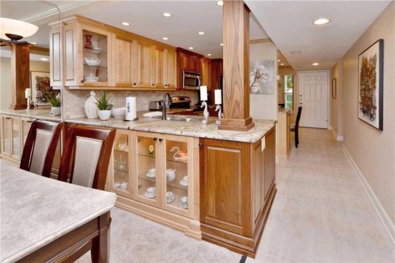 Bahia Vista Ground Floor 2 Bedroom 131 *