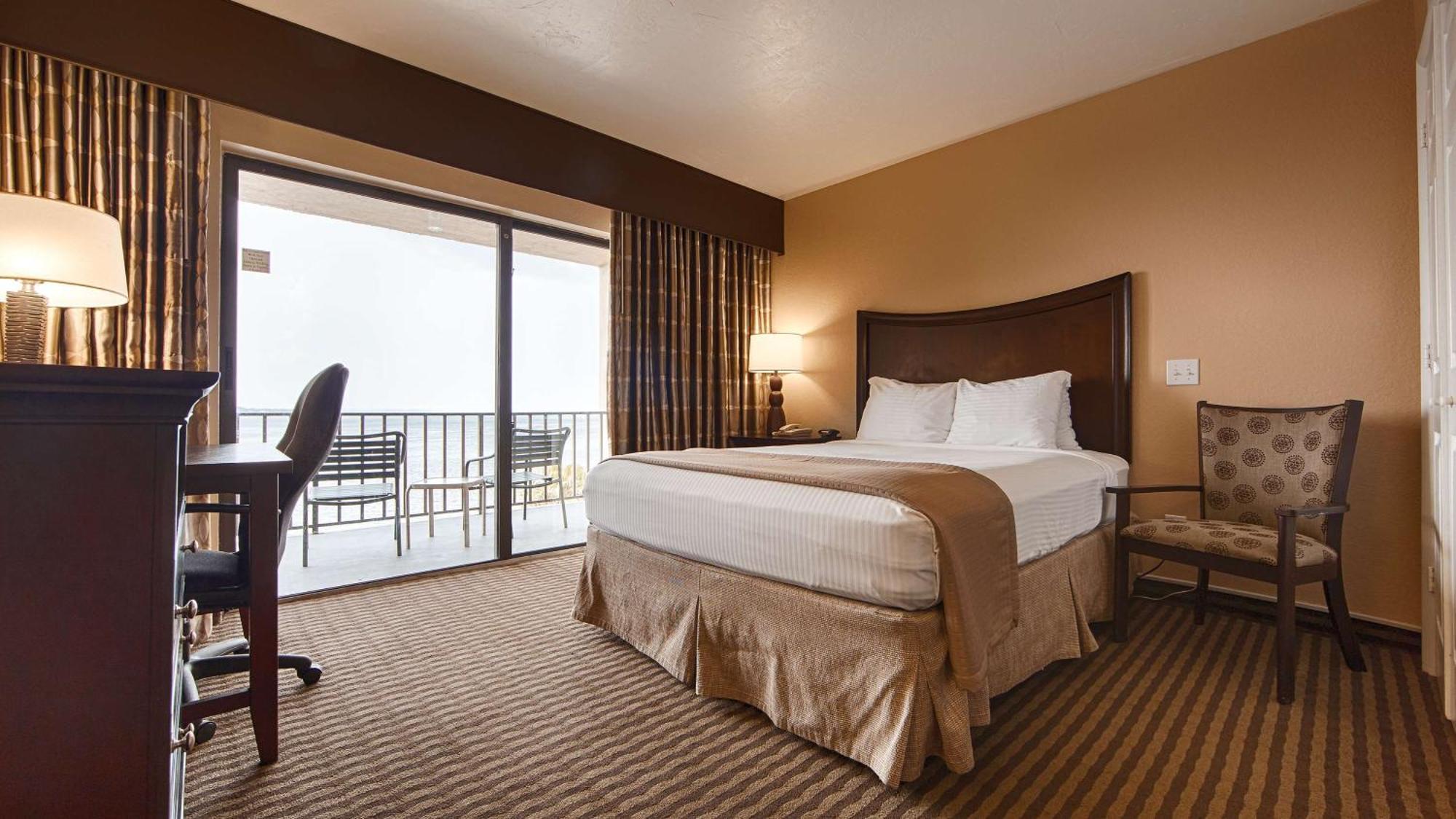 Western Myers Waterfront 3*
