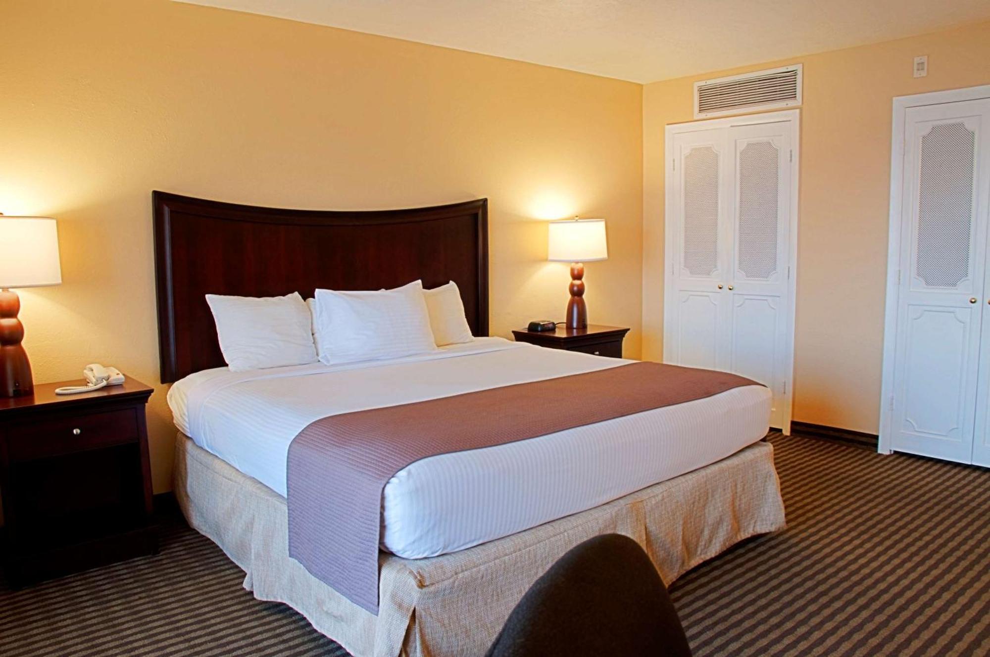 Western Myers Waterfront Hotel