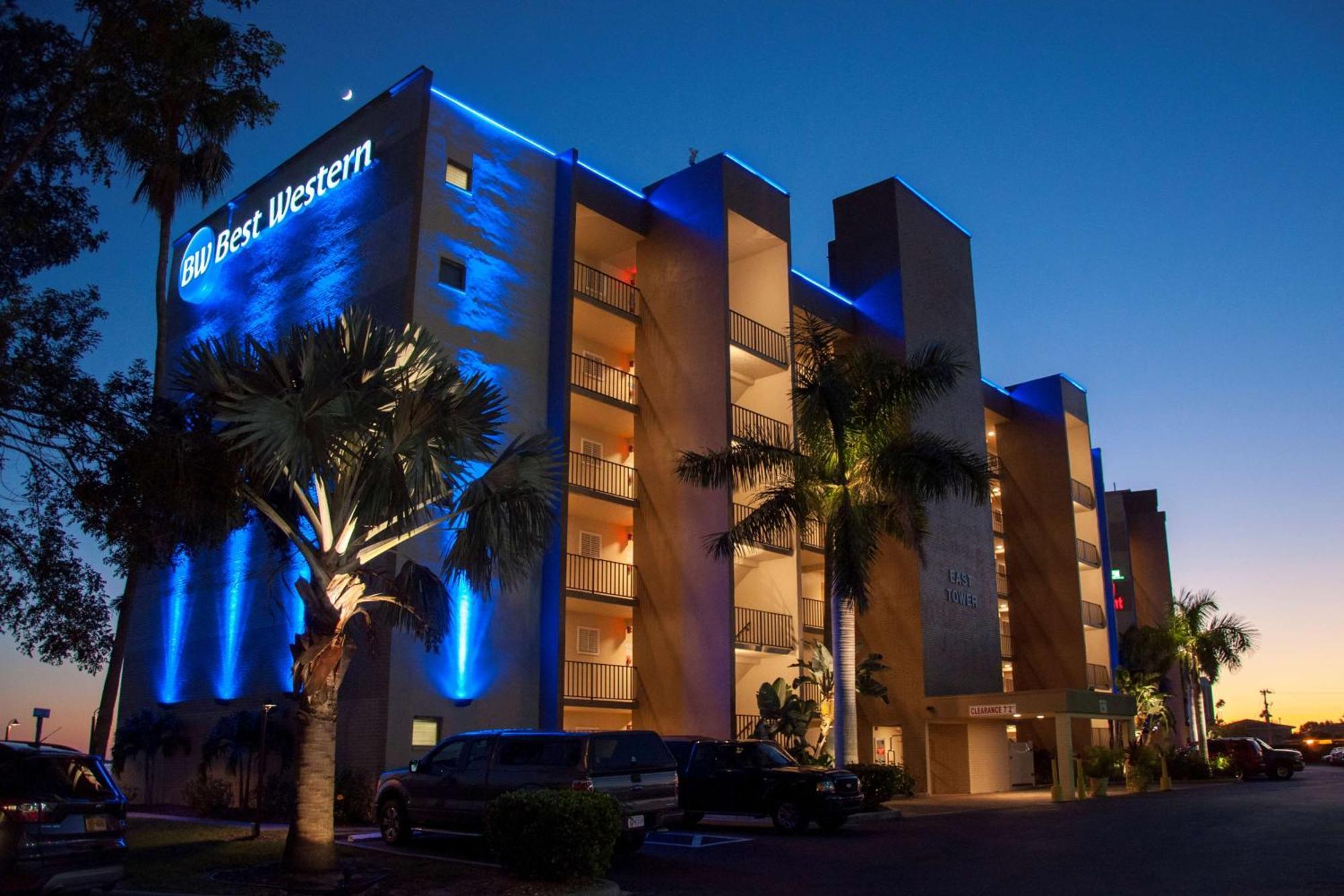 Hotel Western Myers Waterfront