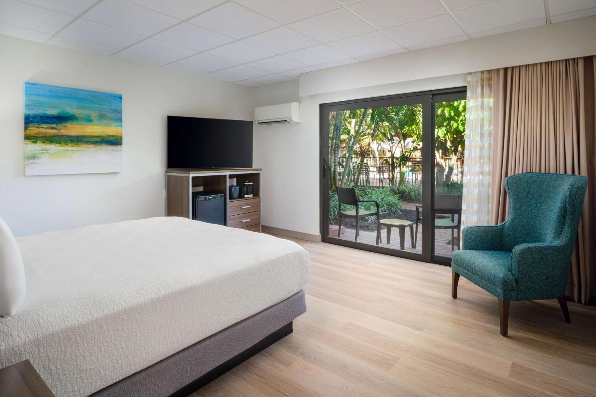 Hotel Western & Naples