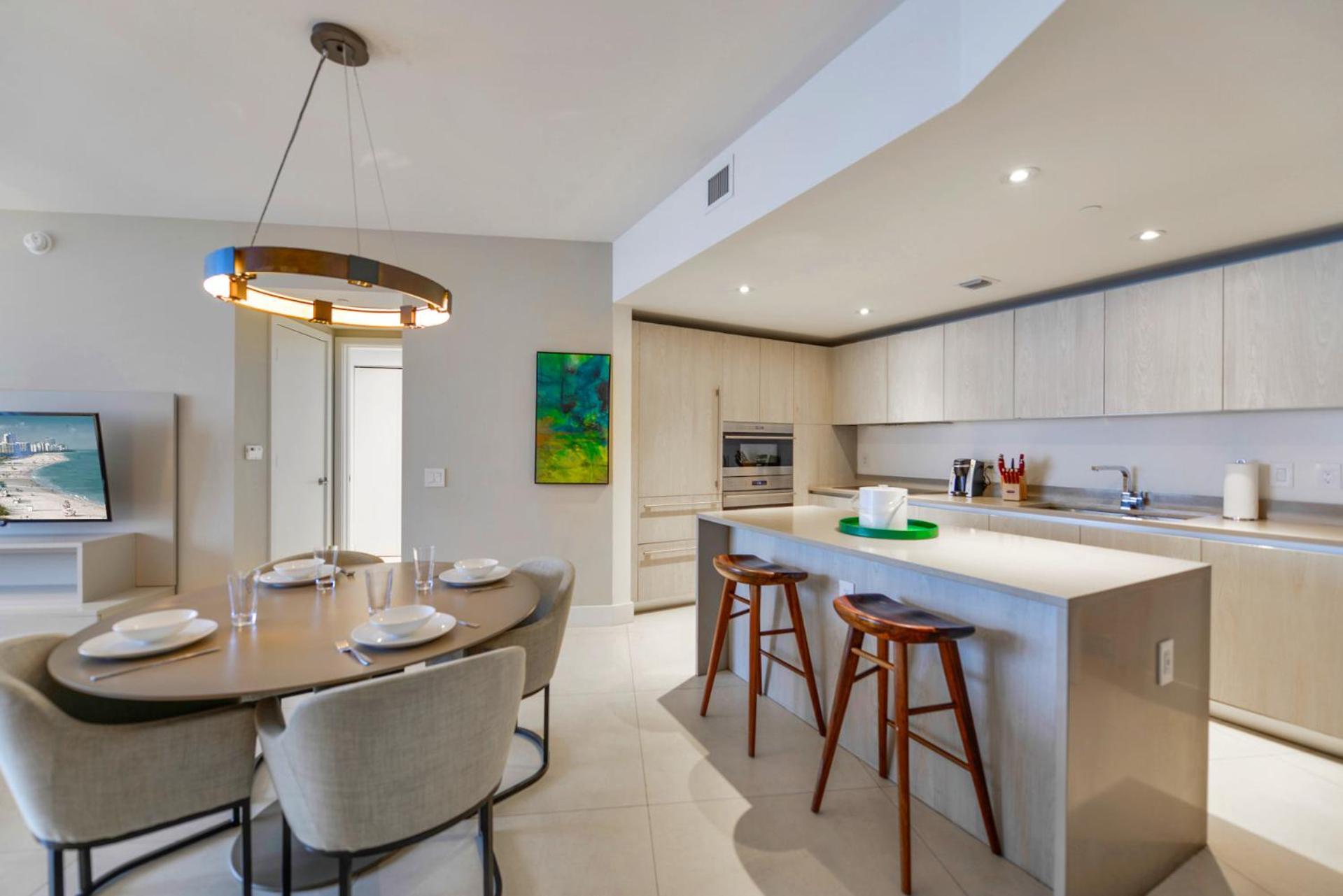 Stunning 2/2 At Hyde Beachresort Front Apartment Hollywood