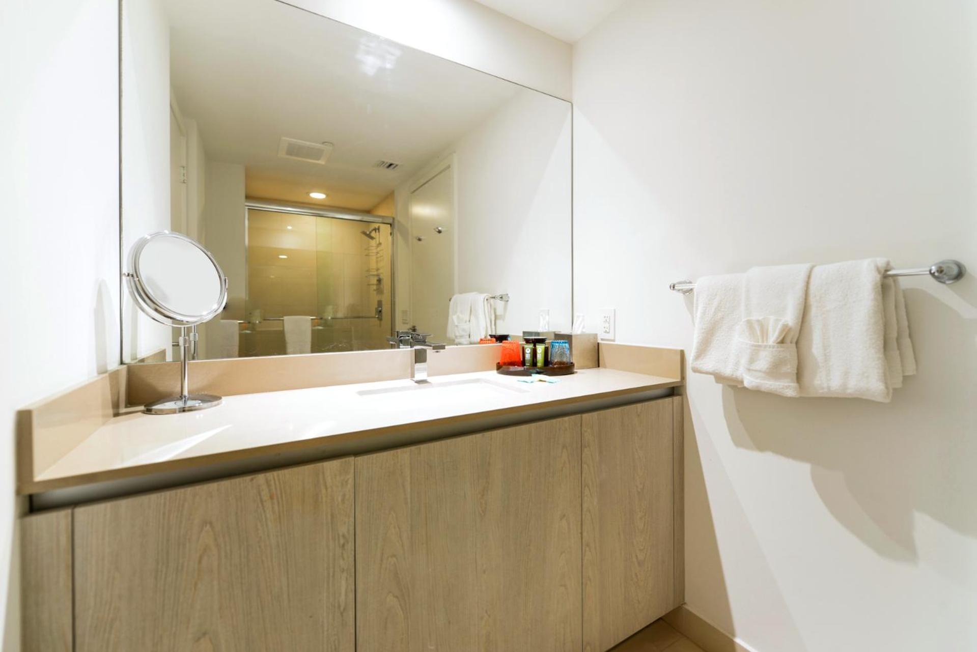 Stunning 2/2 At Hyde Beachresort Front Apartment