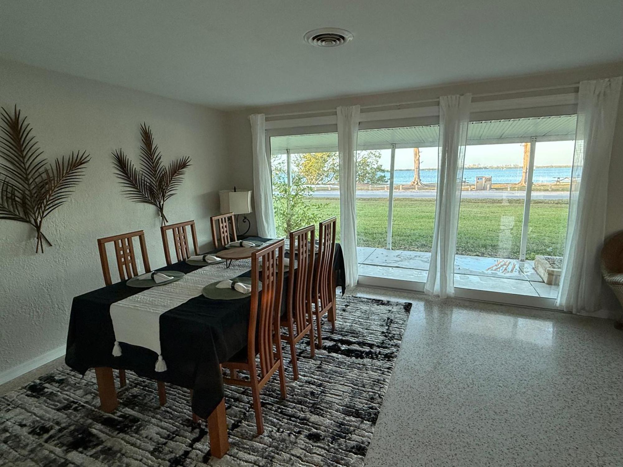 Holiday home Pool On The Bay, Large Private Yard Near Ami