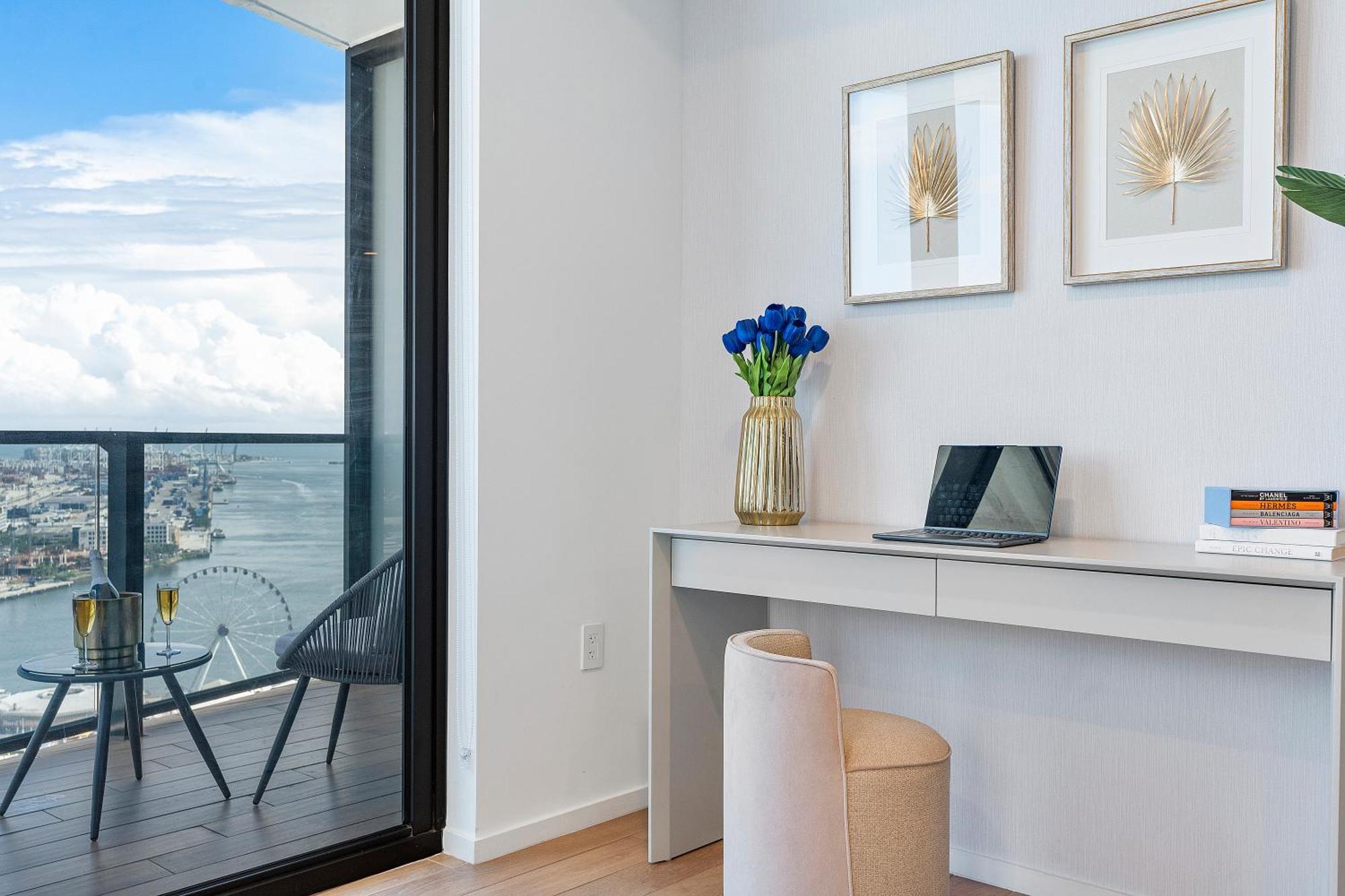 Downtown By Vacation Apartment *