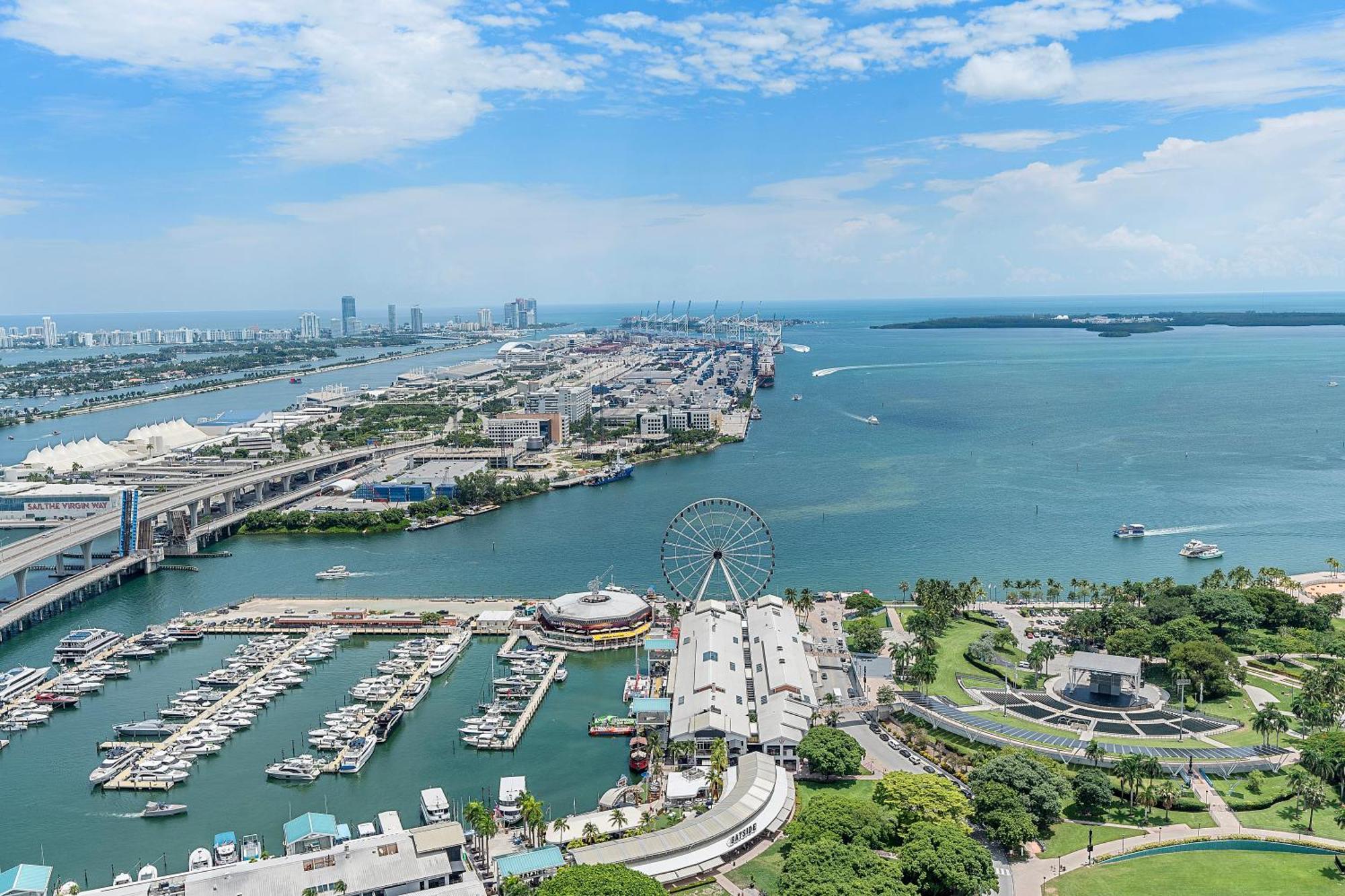 Downtown By Vacation Apartment *