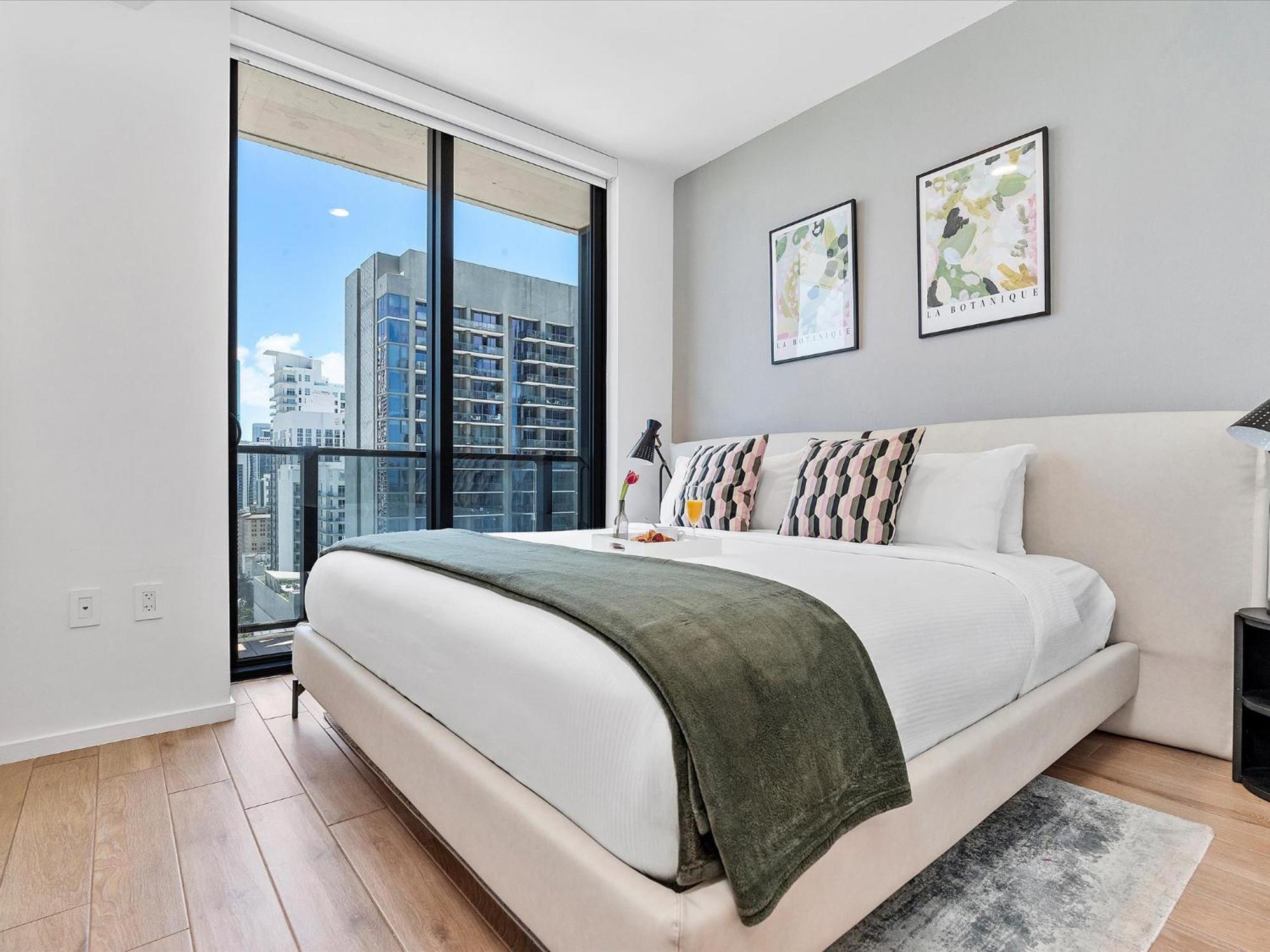 Downtown By Vacation Apartment