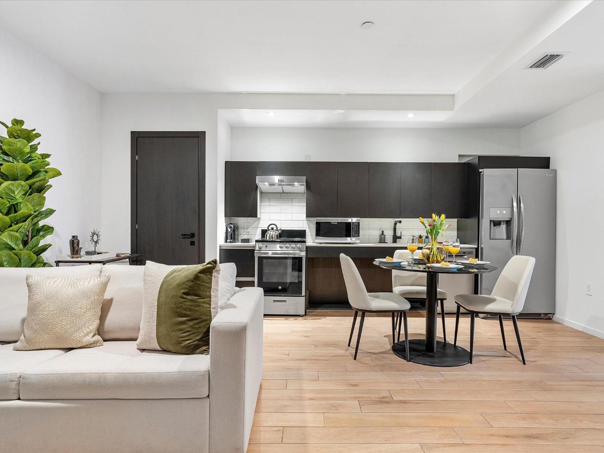 Apartment Downtown By Vacation