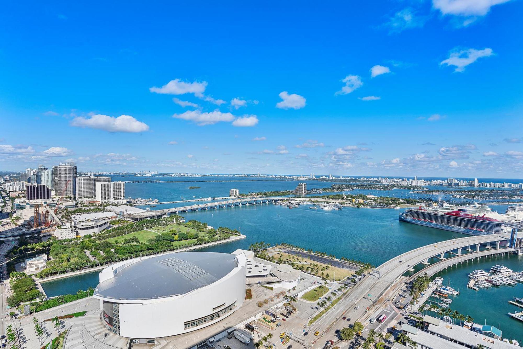 Downtown By Vacation Miami