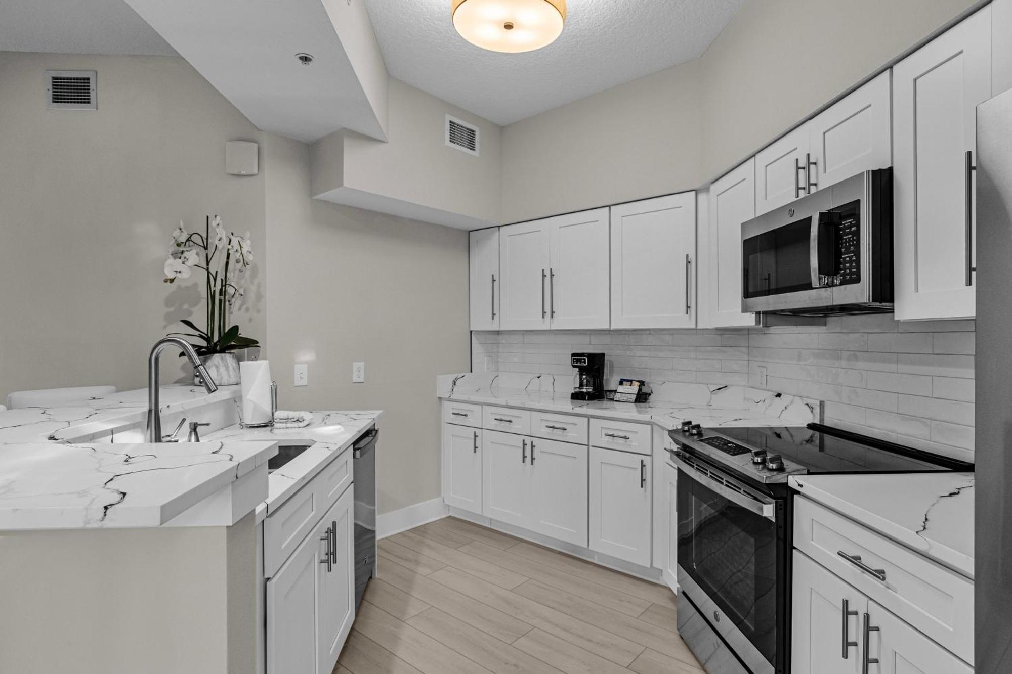 3 Bedroom Family Friendly At Worldquest Near 2729