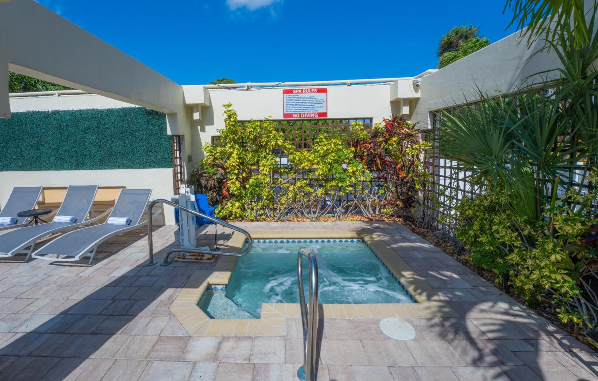 Hotel Boca Plaza