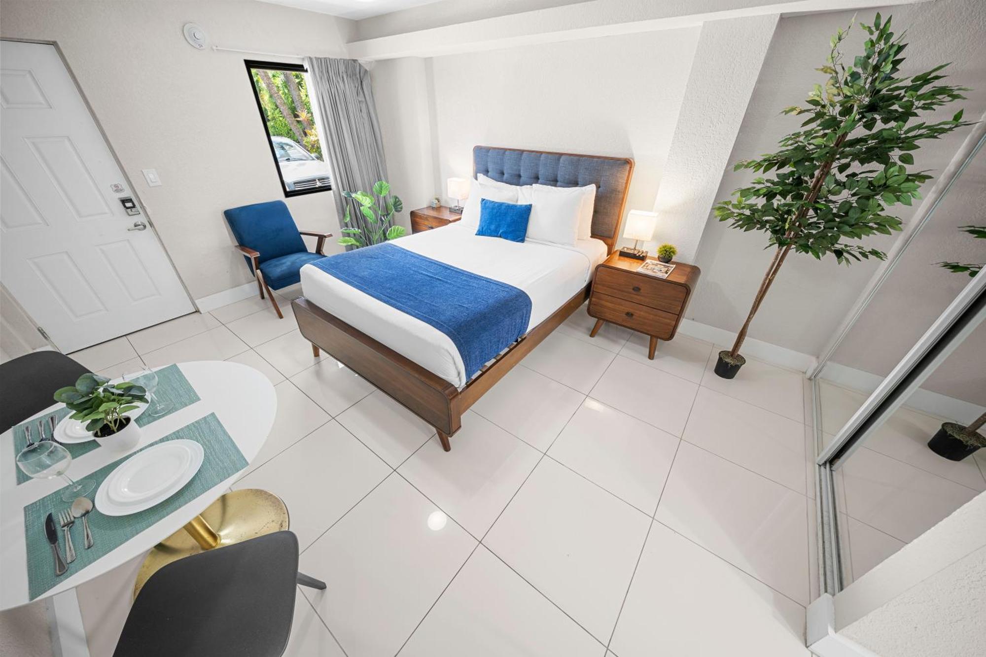Boca Plaza Hotel 3*