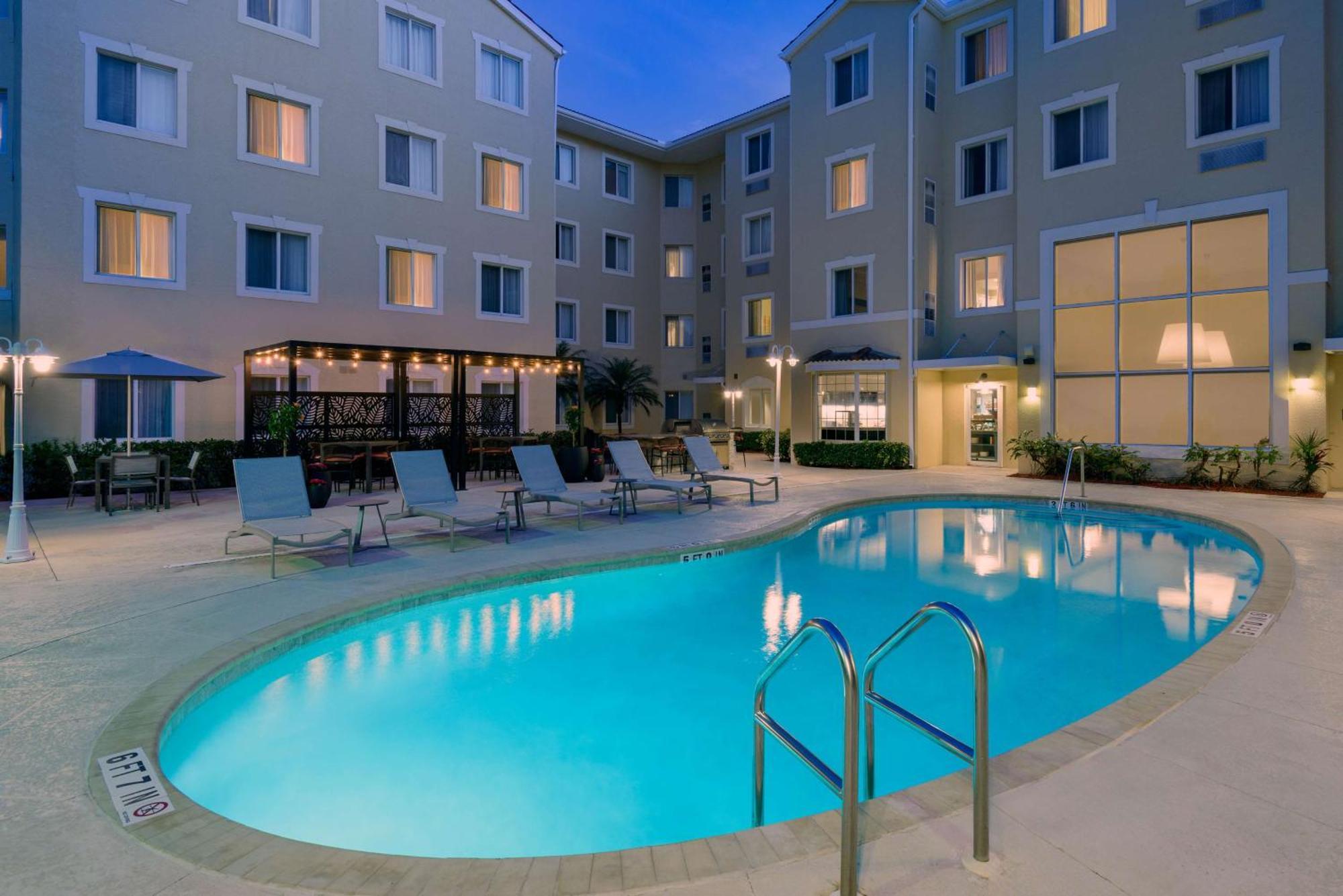 Homewood By Hilton Bonita Springs, Fl Hotel 3*