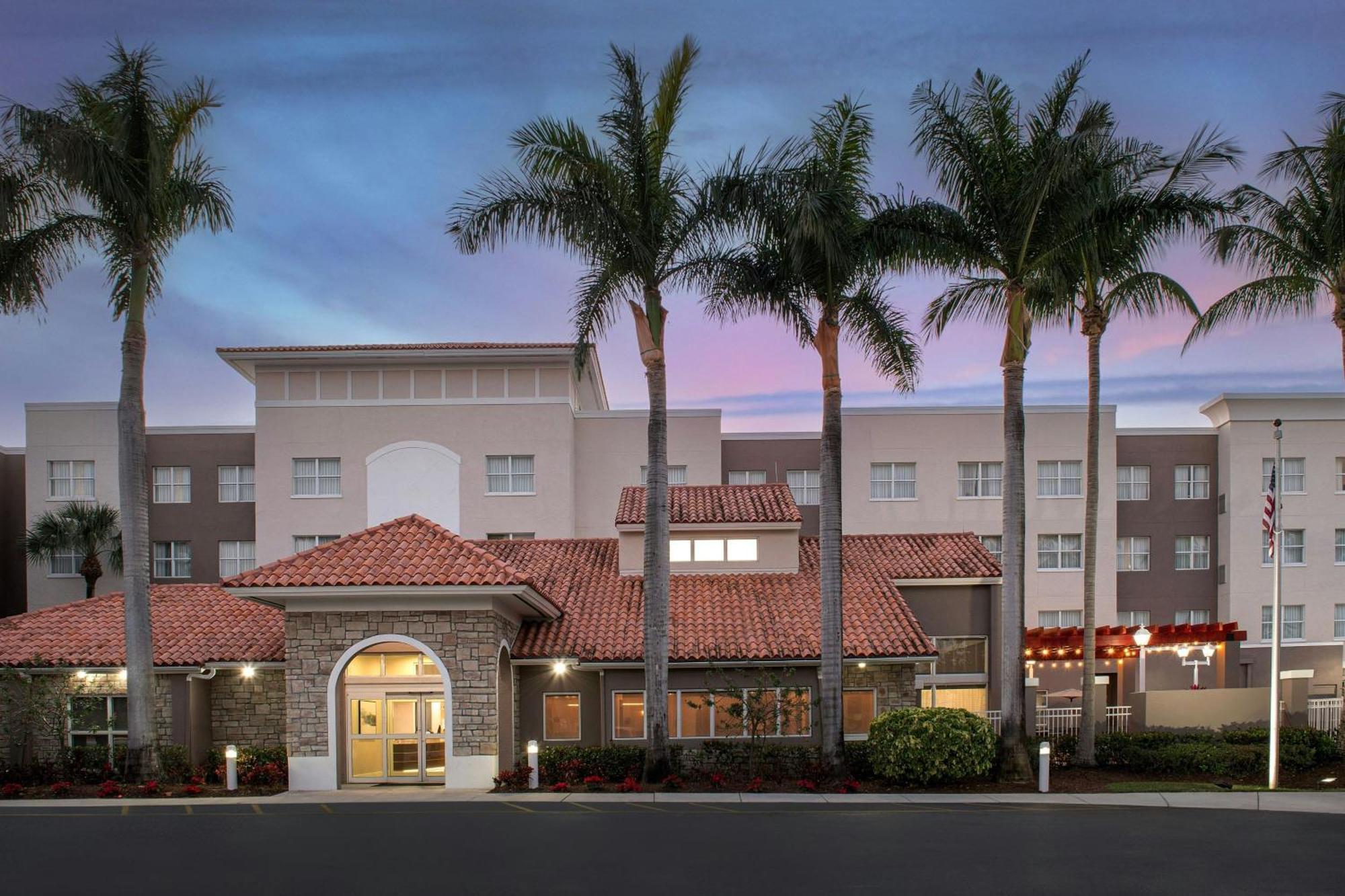Hotel By Marriott Lauderdale Airport & Cruise Port
