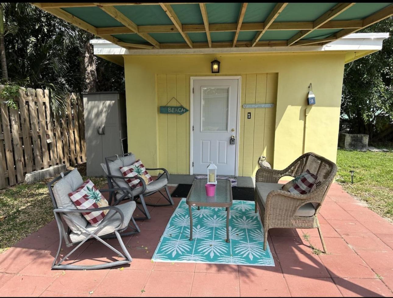 Resort Option1 3 Bedroom House Only Option2 Studio Cottage Only Option3 House Plus Cottage Fenced Backyard Private Patio Areas Grill Firepit Plenty Parking! Quick Access 10 Min To Beach Airport Delray West Palm *