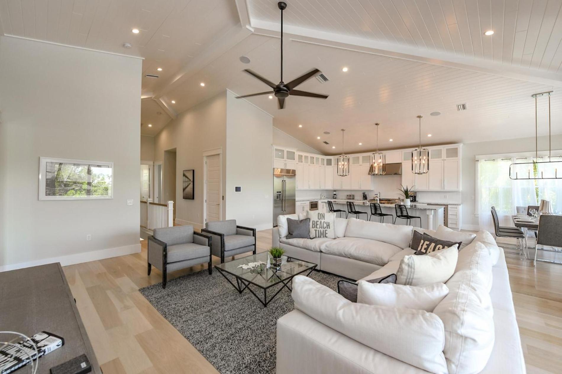 Sea La Vie House - Luxurious 4br W Pool Dock Canal Access On Island