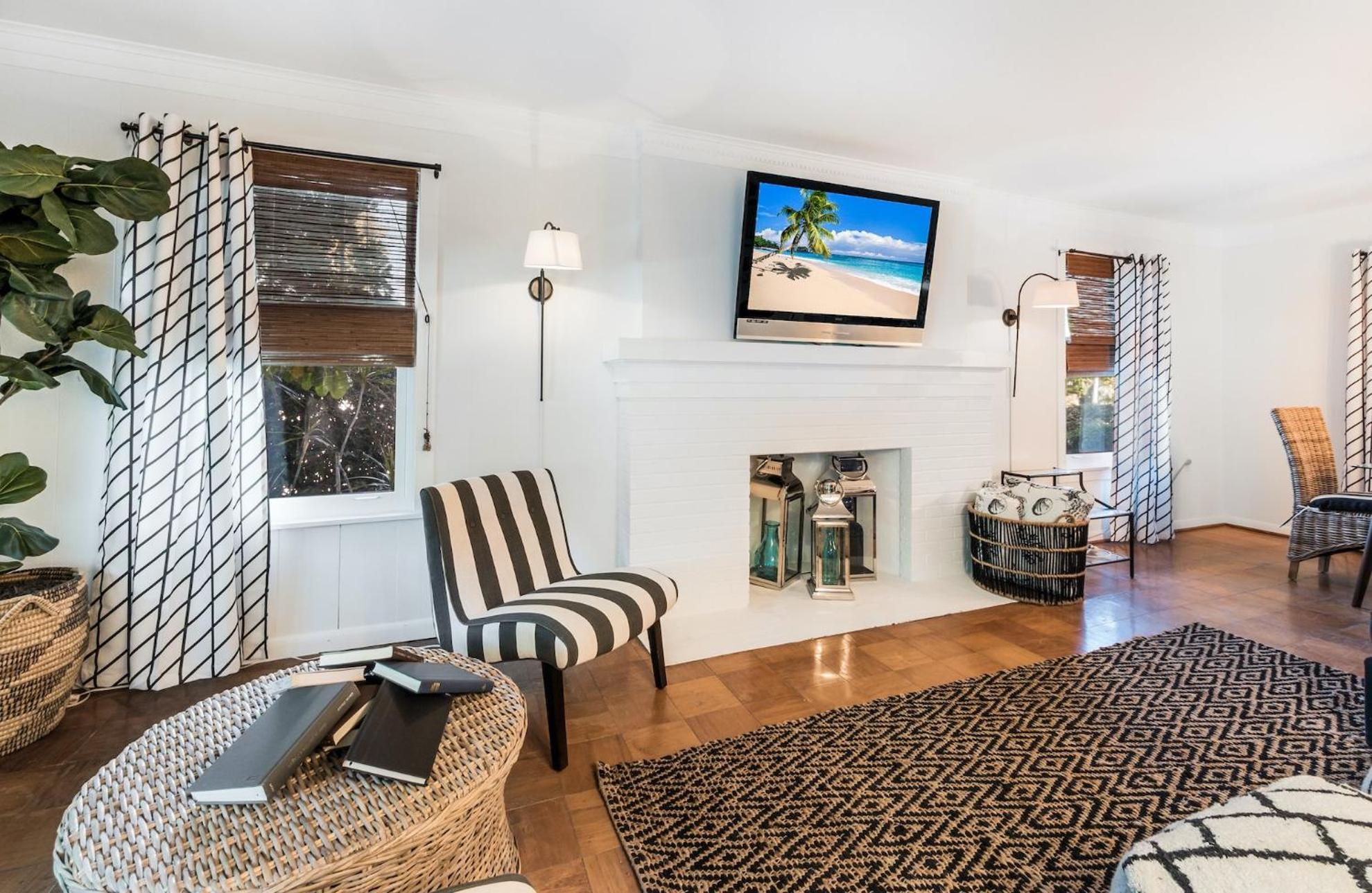 Sandy Pants - Designer Chic Steps To Backyard Oasis W Heated Pool Holiday home