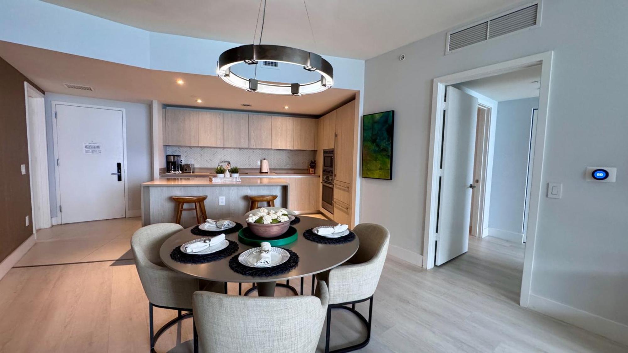 Picturesque Beachfront - Lovely 2bd And 2ba With Direct Ocean View * Hollywood