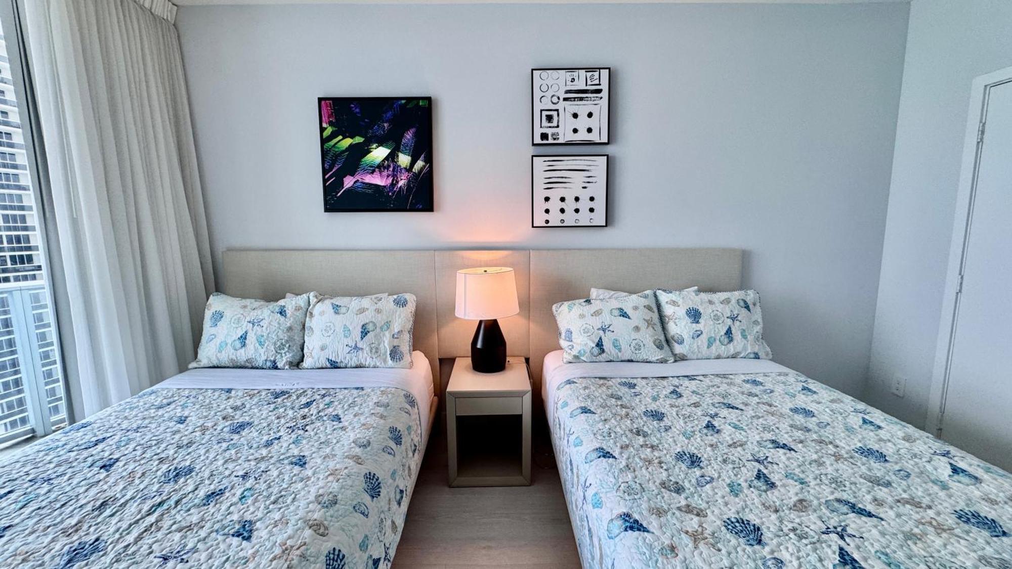 Apartment Picturesque Beachfront - Lovely 2bd And 2ba With Direct Ocean View Hollywood