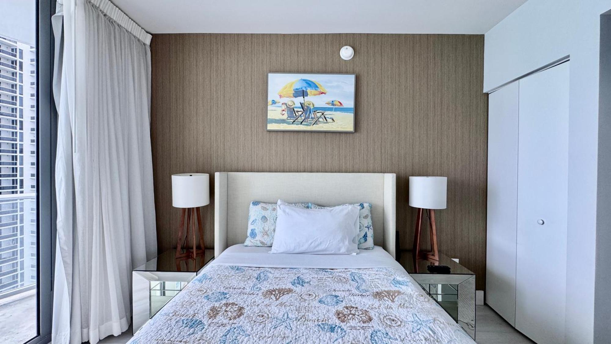 Picturesque Beachfront - Lovely 2bd And 2ba With Direct Ocean View Apartment Hollywood