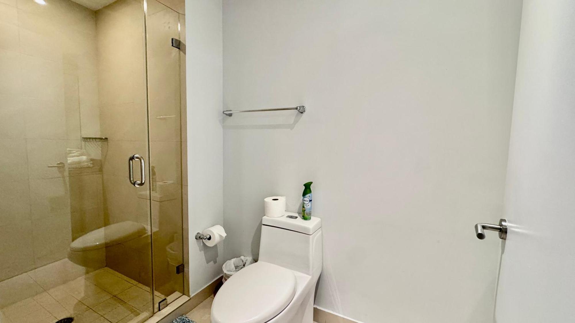 Apartment Picturesque Beachfront - Lovely 2bd And 2ba With Direct Ocean View Hollywood