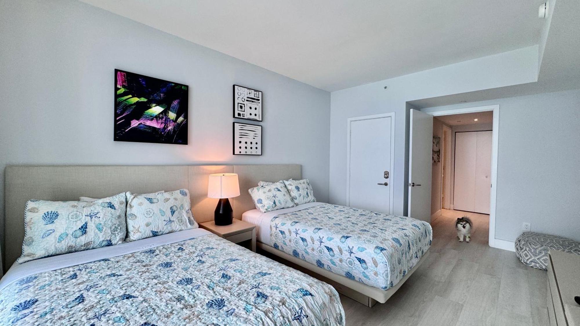Picturesque Beachfront - Lovely 2bd And 2ba With Direct Ocean View Apartment *
