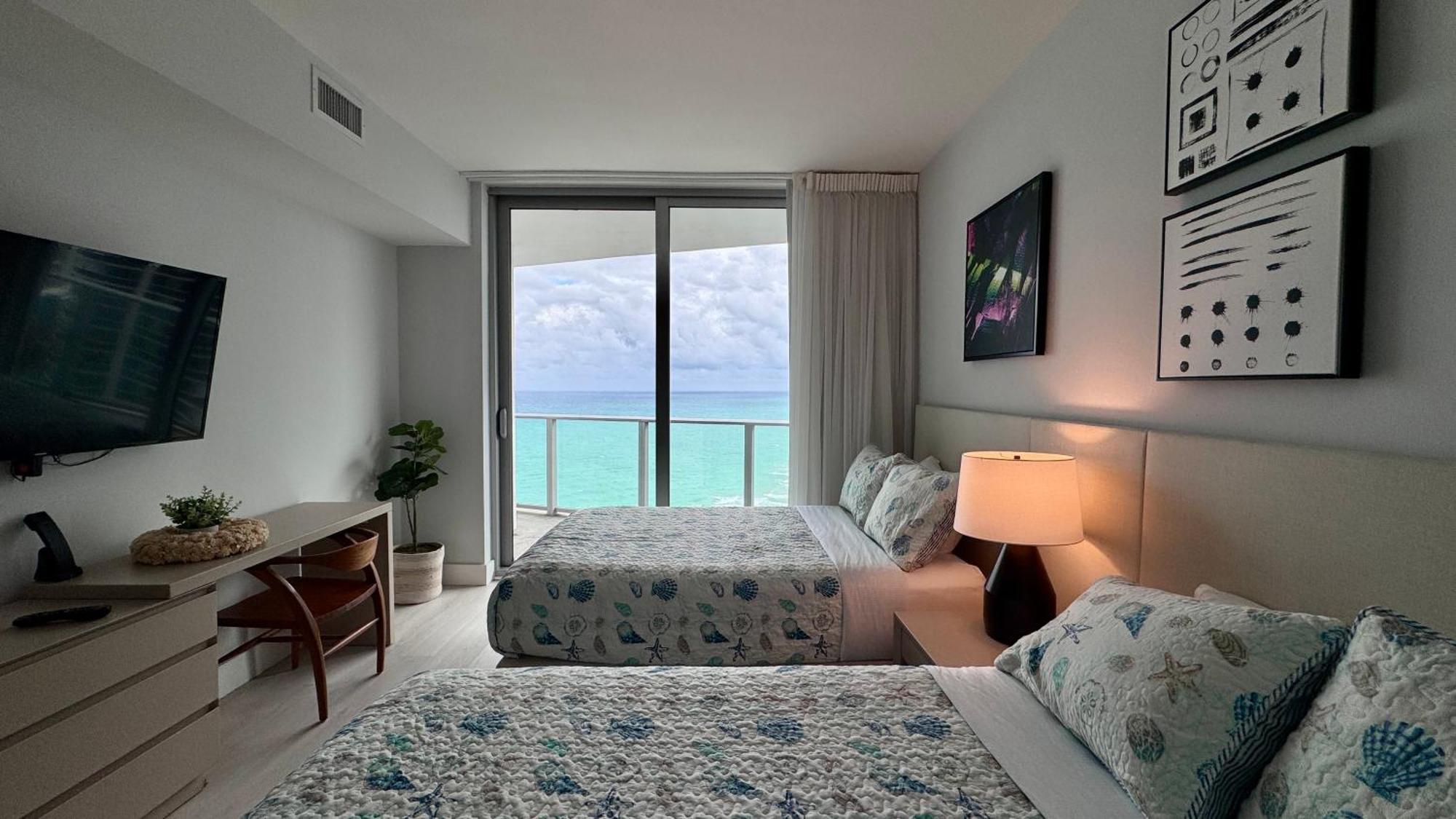 Picturesque Beachfront - Lovely 2bd And 2ba With Direct Ocean View * Hollywood