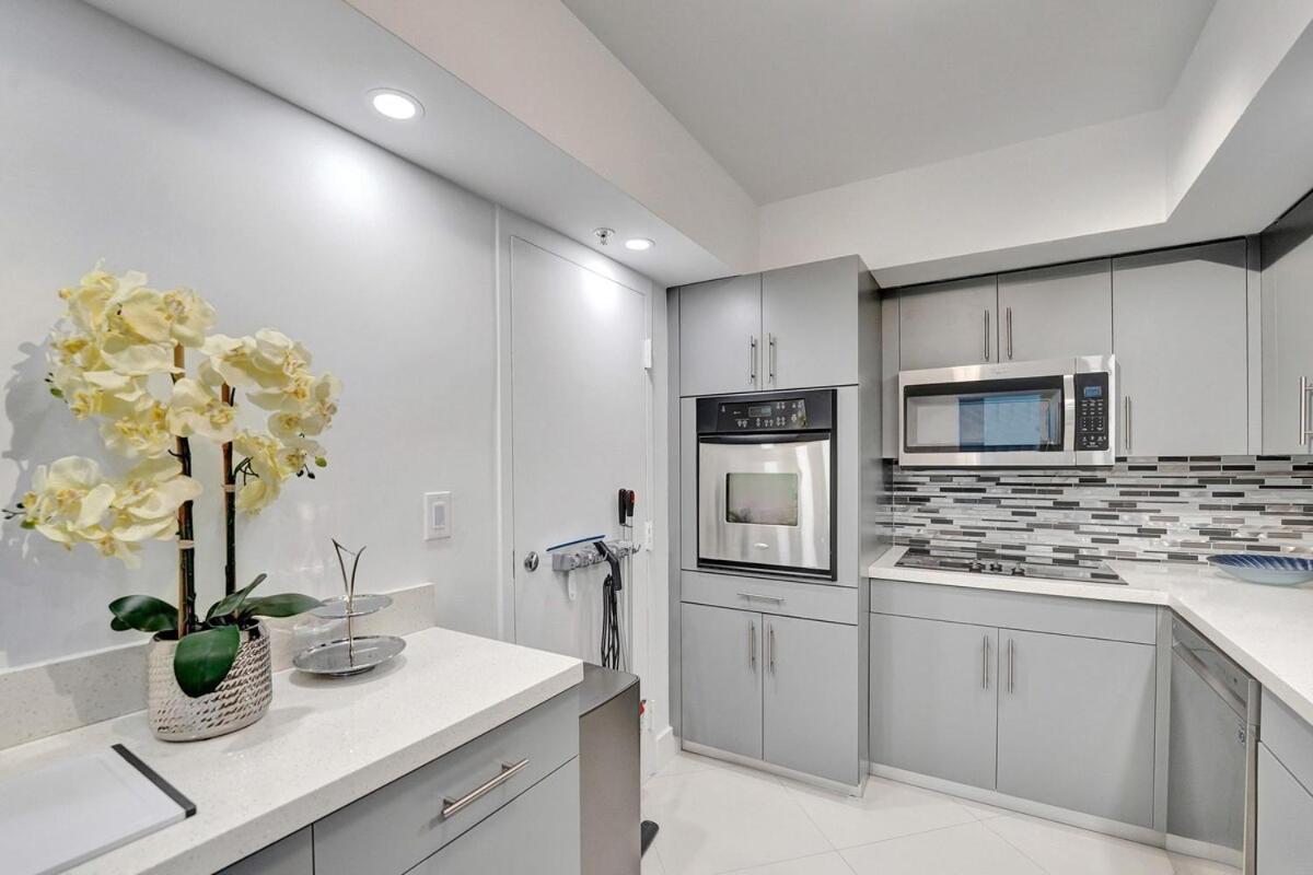 Luxury Oceanfront 3 Bedroom On The 16 Floor * Hollywood
