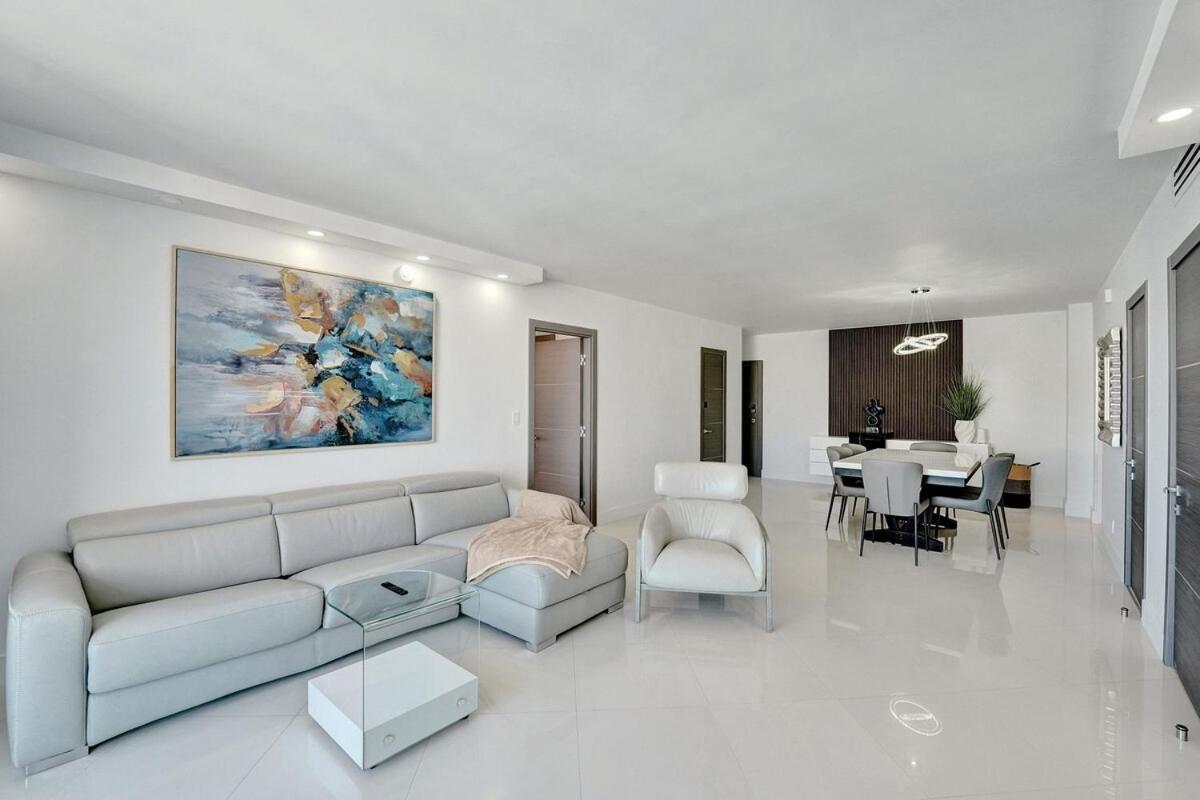Luxury Oceanfront 3 Bedroom On The 16 Floor *