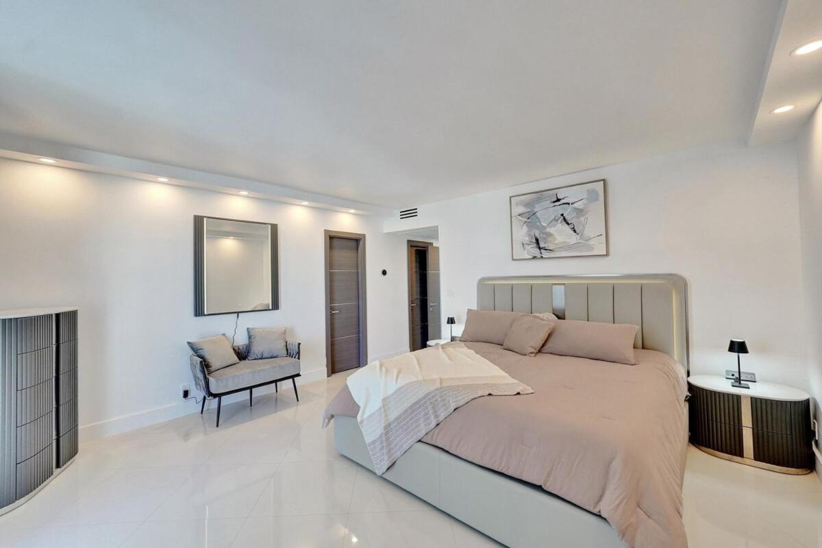 Luxury Oceanfront 3 Bedroom On The 16 Floor Apartment *
