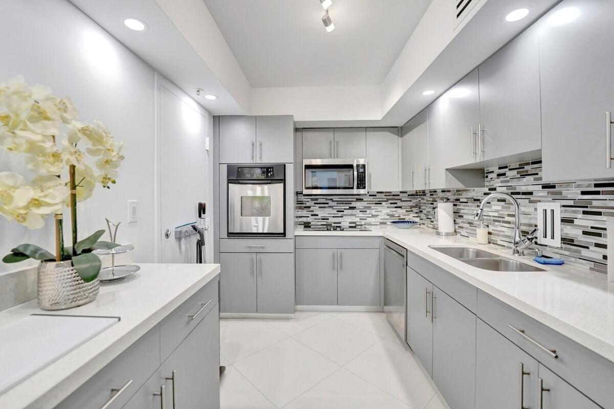 Apartment Luxury Oceanfront 3 Bedroom On The 16 Floor