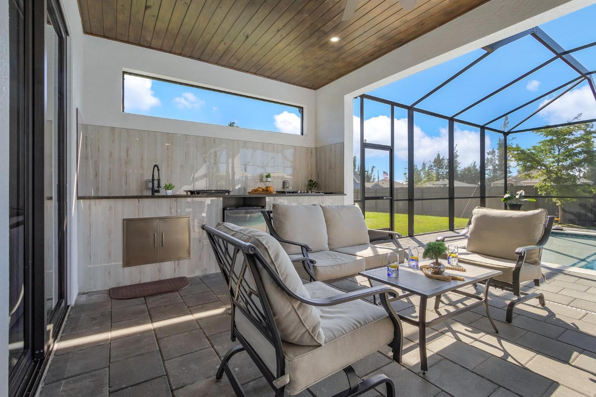 Holiday home Pool, Exercise Equipment, Pool Table & Console Game - Sunset Paradise - Roelens Vacations *
