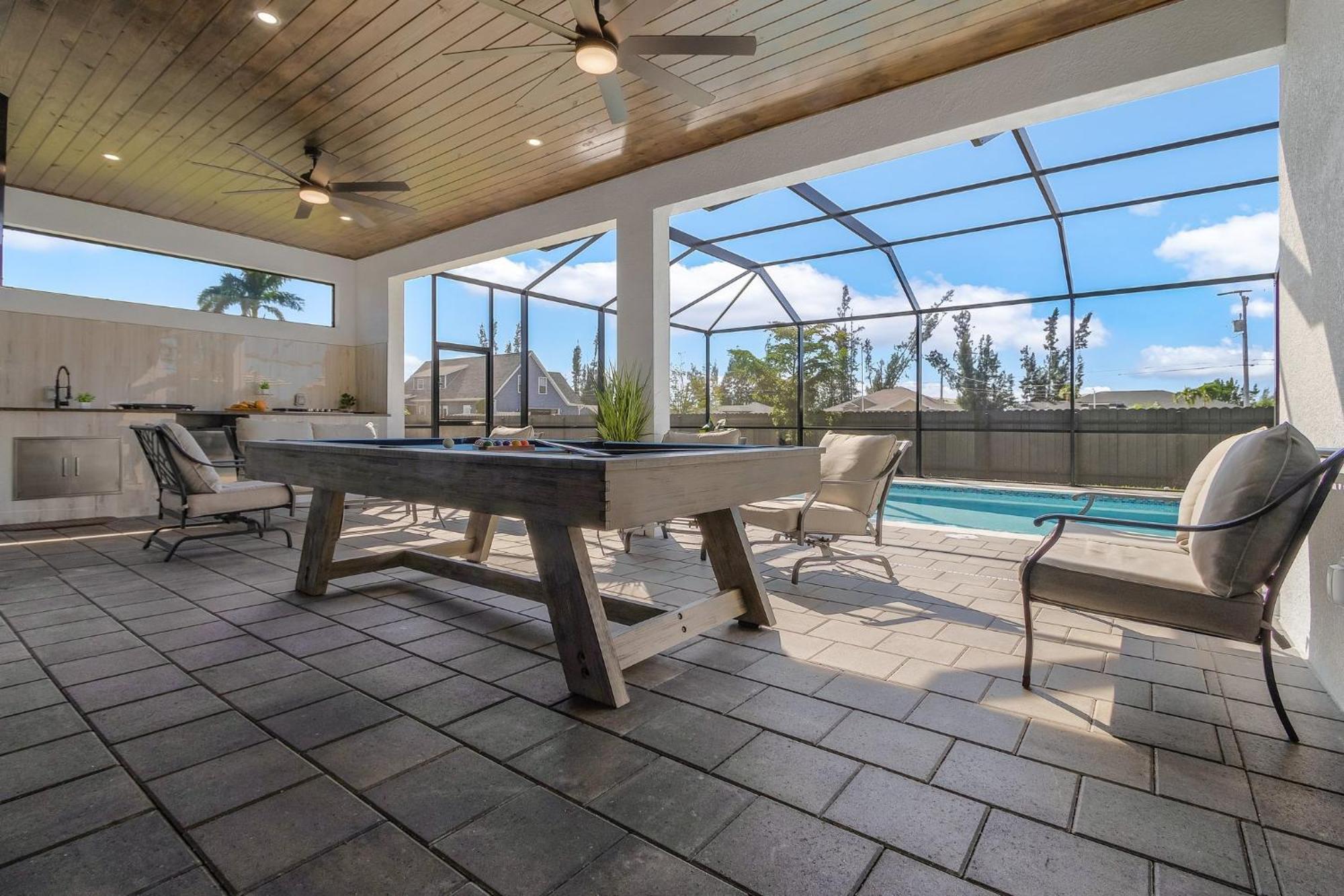 Pool, Exercise Equipment, Pool Table & Console Game - Sunset Paradise - Roelens Vacations Holiday home *