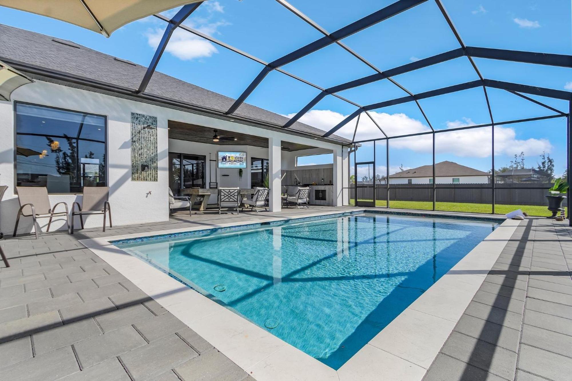 Pool, Exercise Equipment, Pool Table & Console Game - Sunset Paradise - Roelens Vacations Matlacha