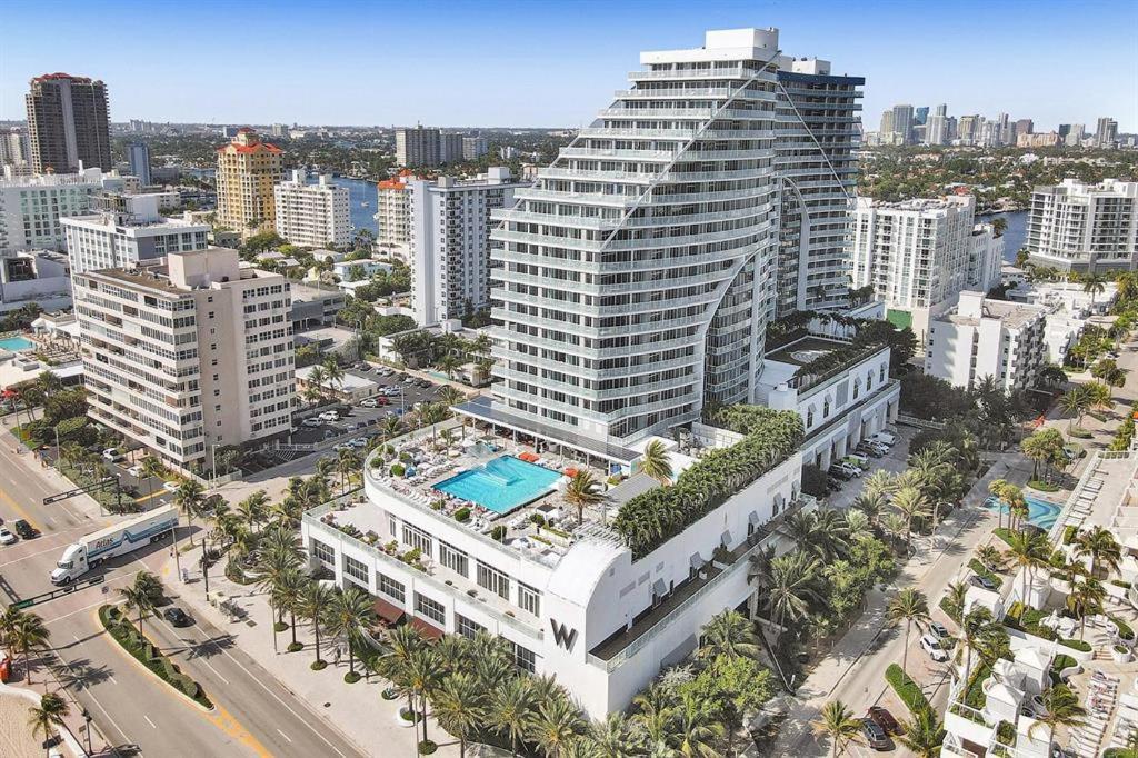 Aparthotel Luxury Beachfront Two Bedroom - W Residences