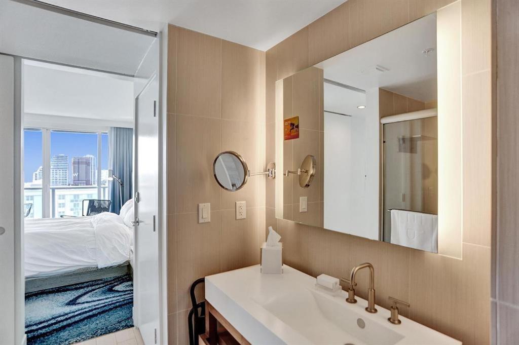 Aparthotel Luxury Beachfront Two Bedroom - W Residences