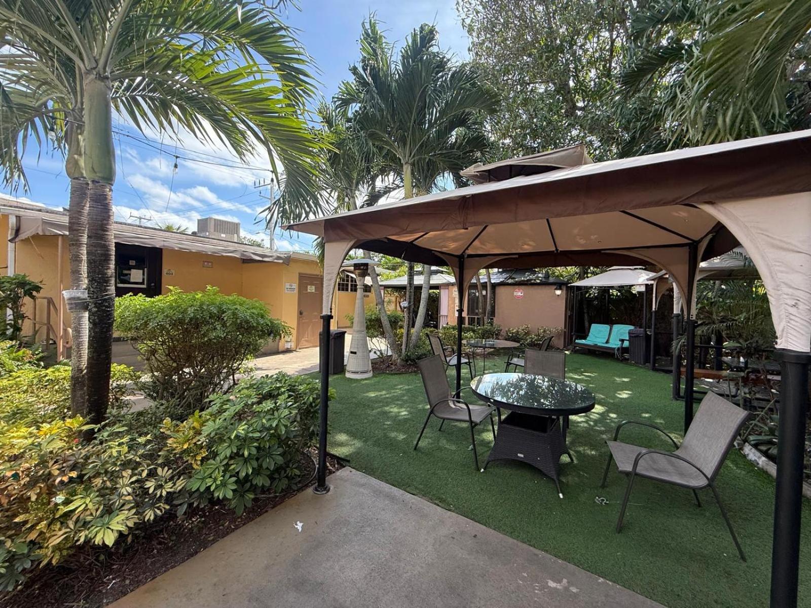 Sheridan Hostel Dania Beach