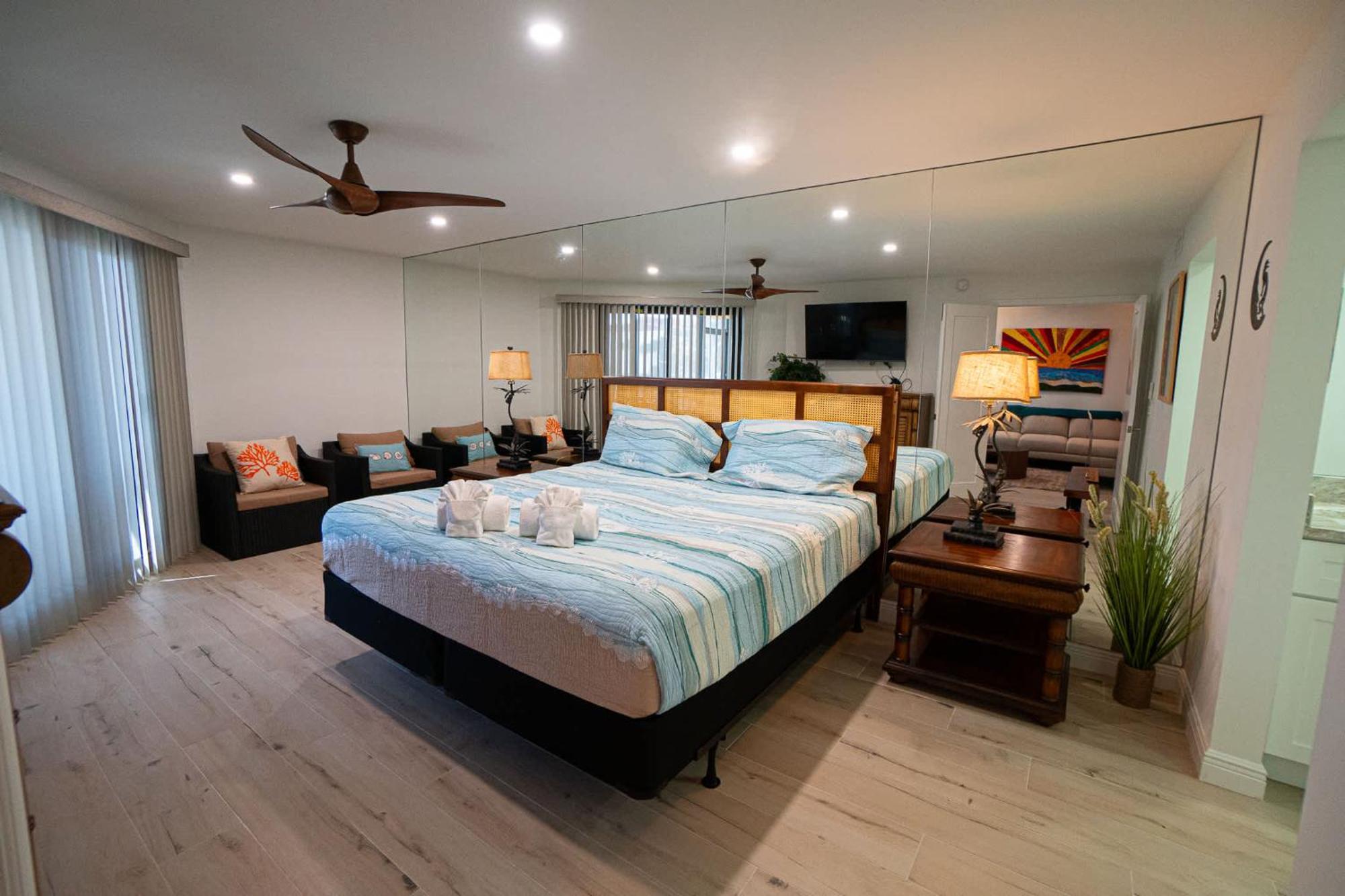 Gorgeous At Pointe Santo, Fantastic Amenities, Walk Out Patio, And Direct Gulf Views Holiday home