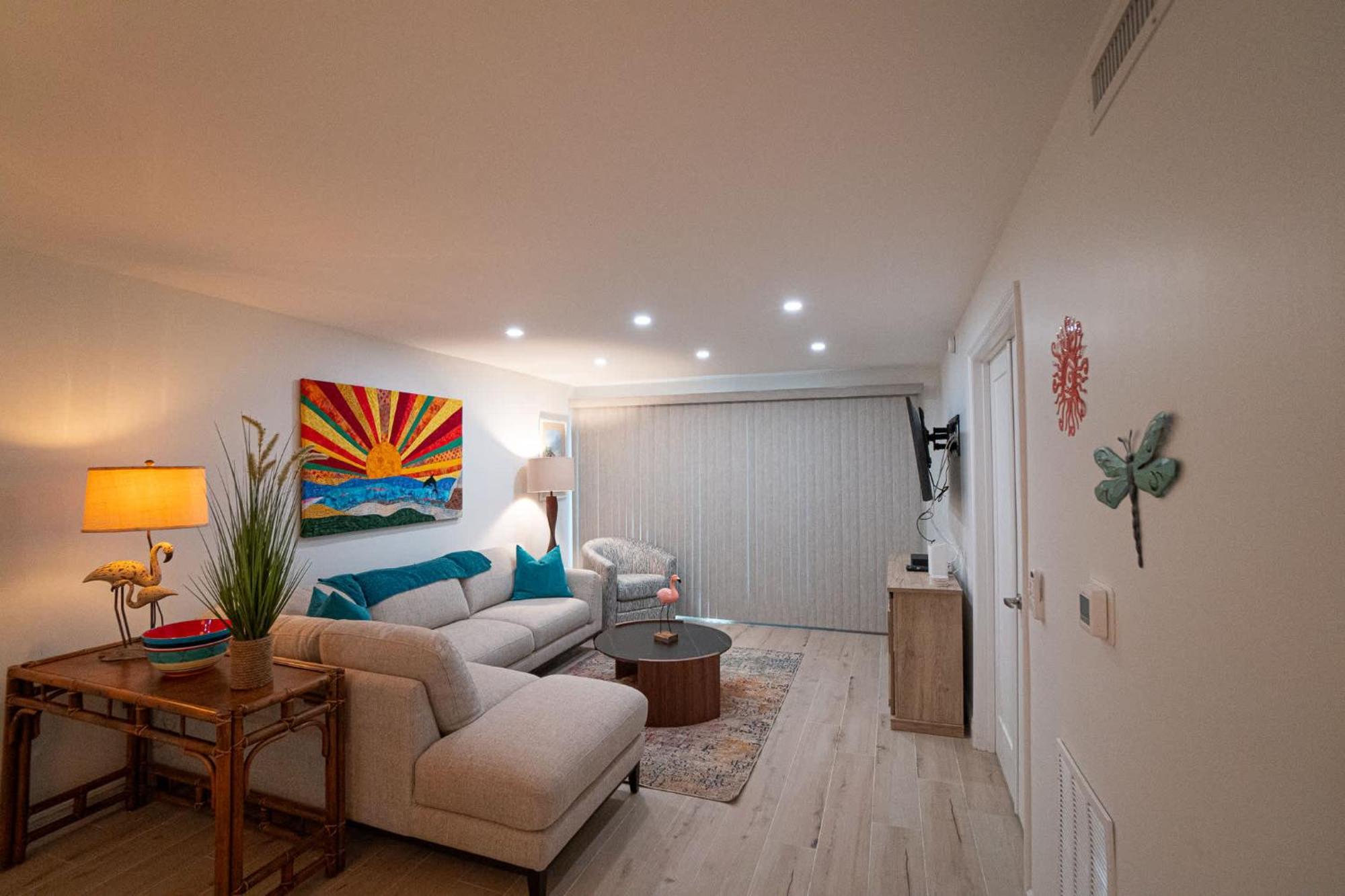 Gorgeous At Pointe Santo, Fantastic Amenities, Walk Out Patio, And Direct Gulf Views *