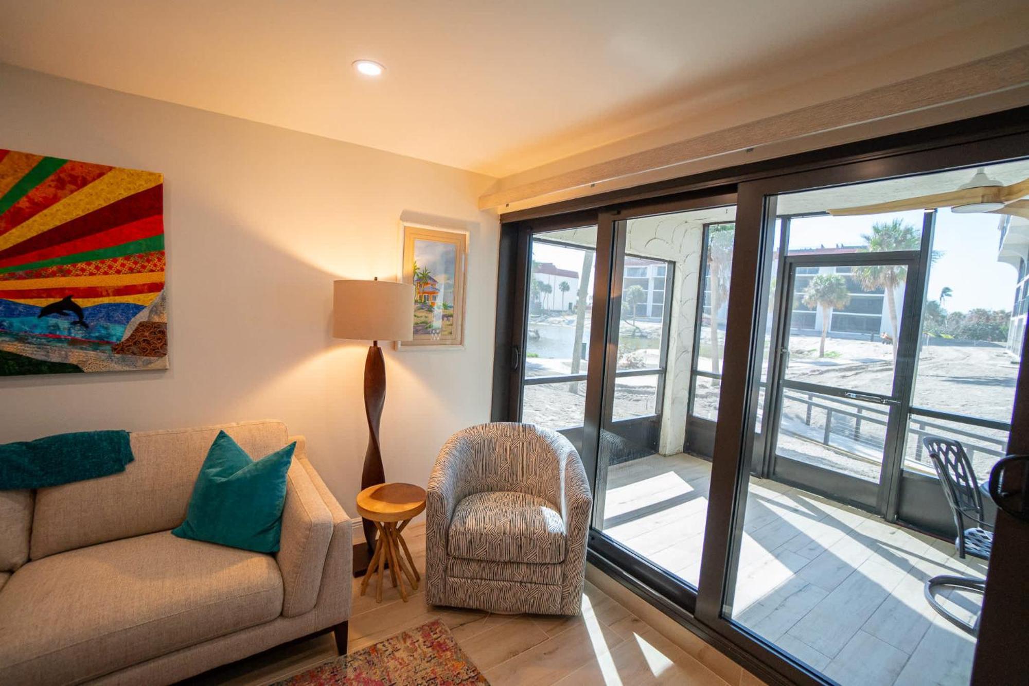 Gorgeous At Pointe Santo, Fantastic Amenities, Walk Out Patio, And Direct Gulf Views Sanibel