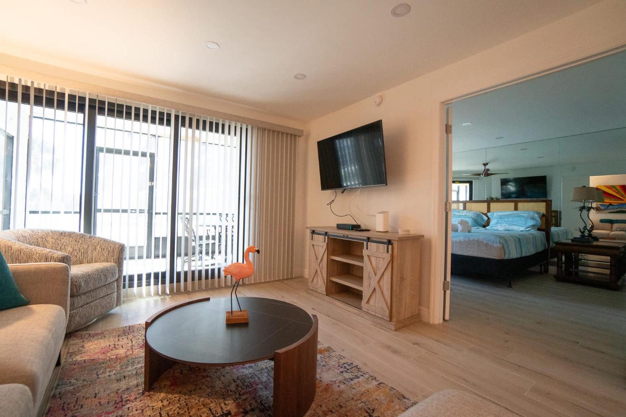Gorgeous At Pointe Santo, Fantastic Amenities, Walk Out Patio, And Direct Gulf Views Holiday home