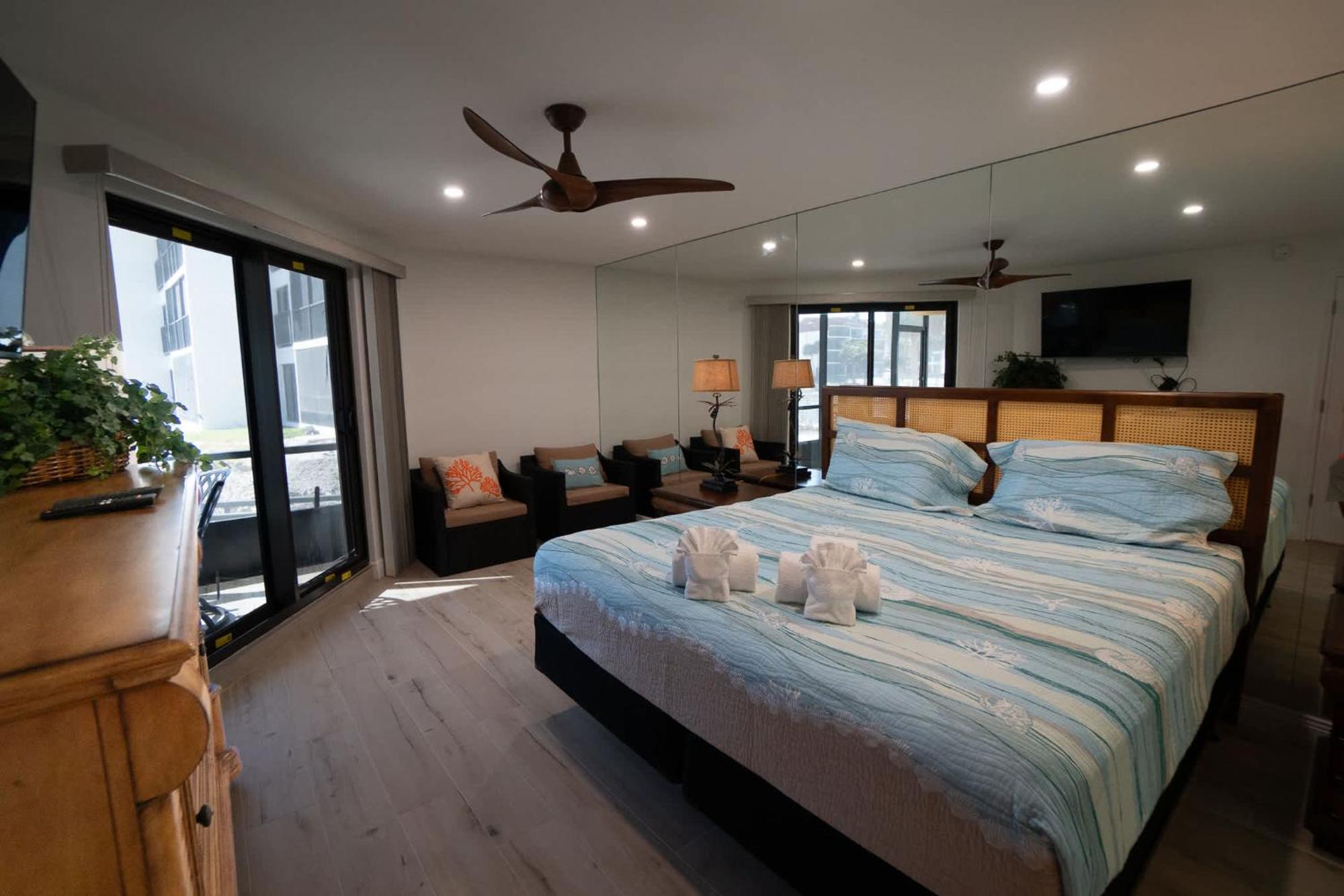 Holiday home Gorgeous At Pointe Santo, Fantastic Amenities, Walk Out Patio, And Direct Gulf Views