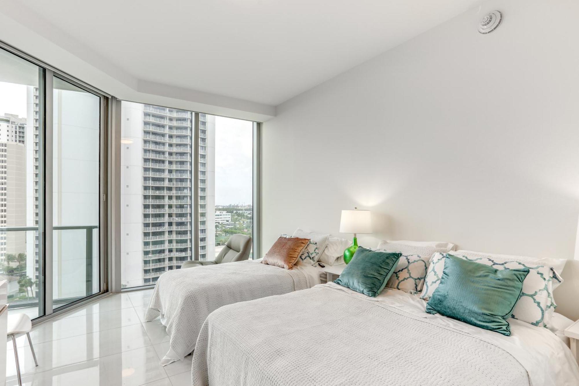 Apartment Stunning Ocean Views Riviera Condo! Riviera Beach