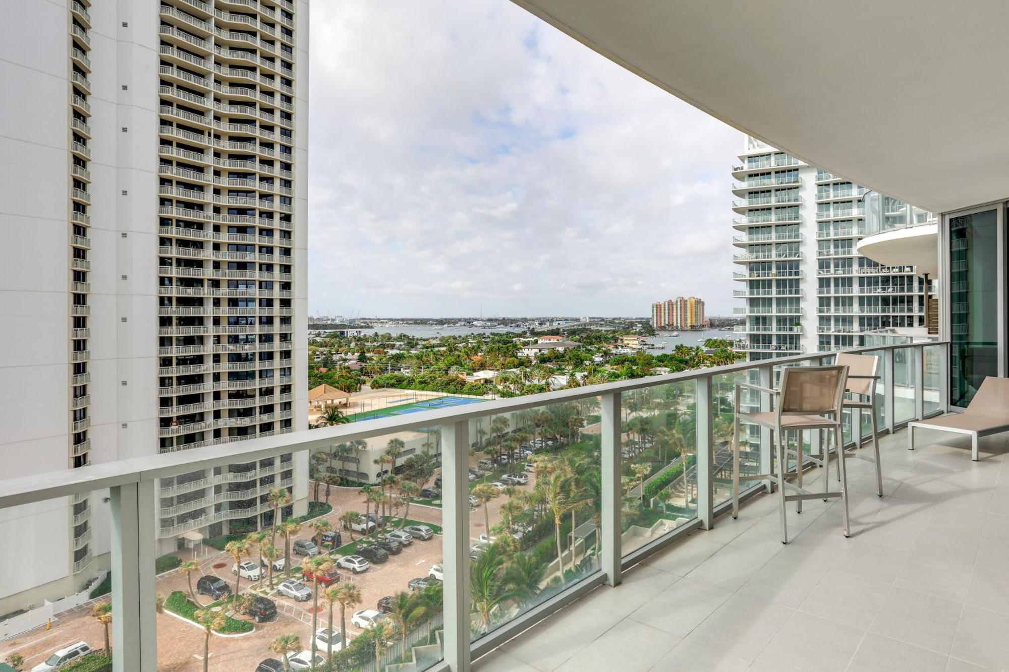 Stunning Ocean Views Riviera Condo! Apartment